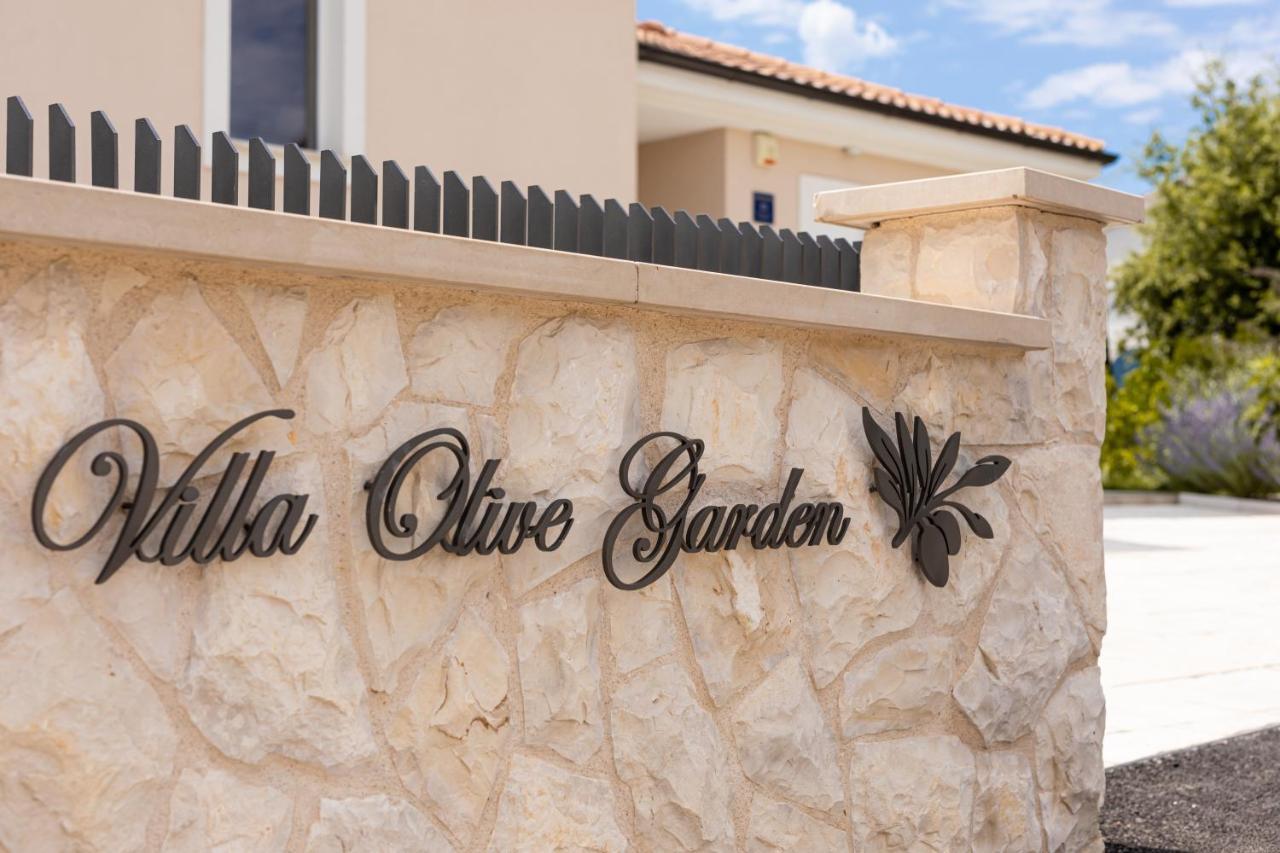 Villa Olive Garden Brzac エクステリア 写真